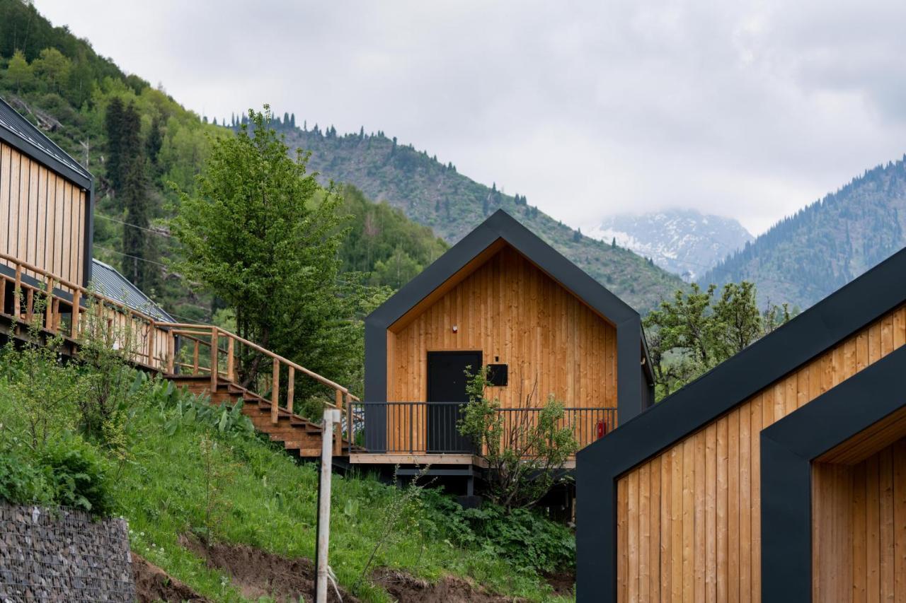 Qazaq Auyl Eco Hotel Almaty Eksteriør bilde