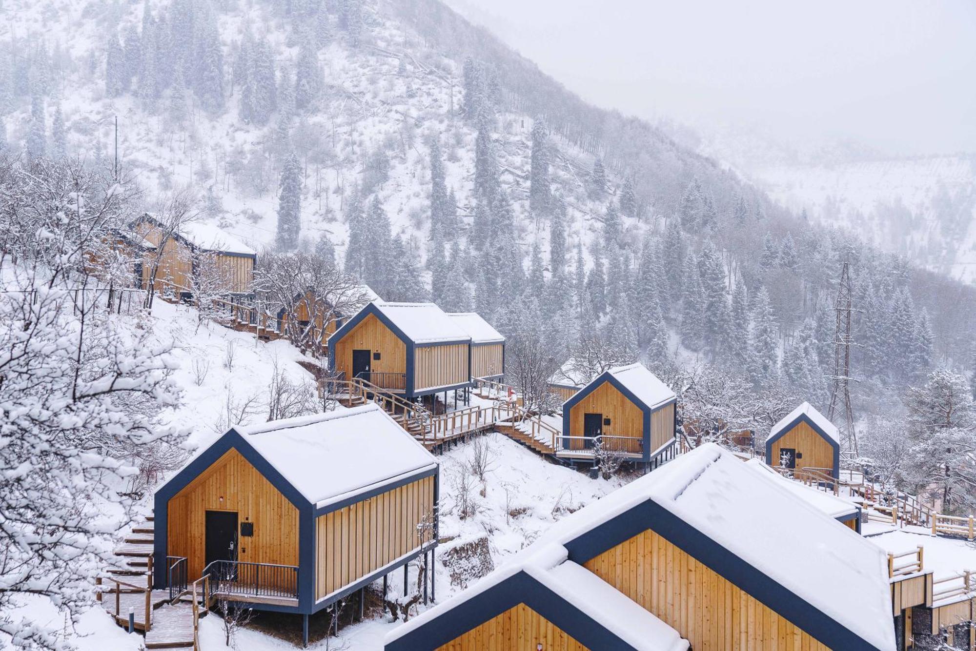 Qazaq Auyl Eco Hotel Almaty Eksteriør bilde