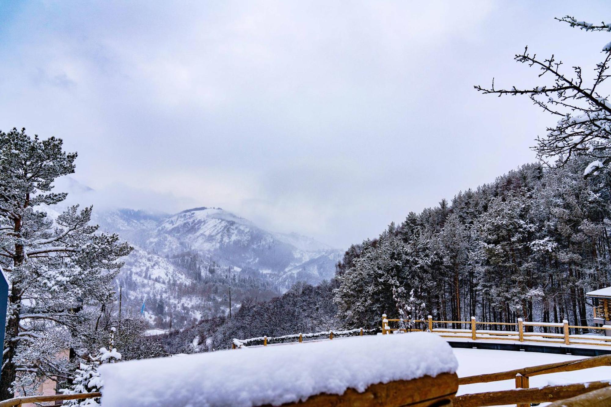 Qazaq Auyl Eco Hotel Almaty Eksteriør bilde