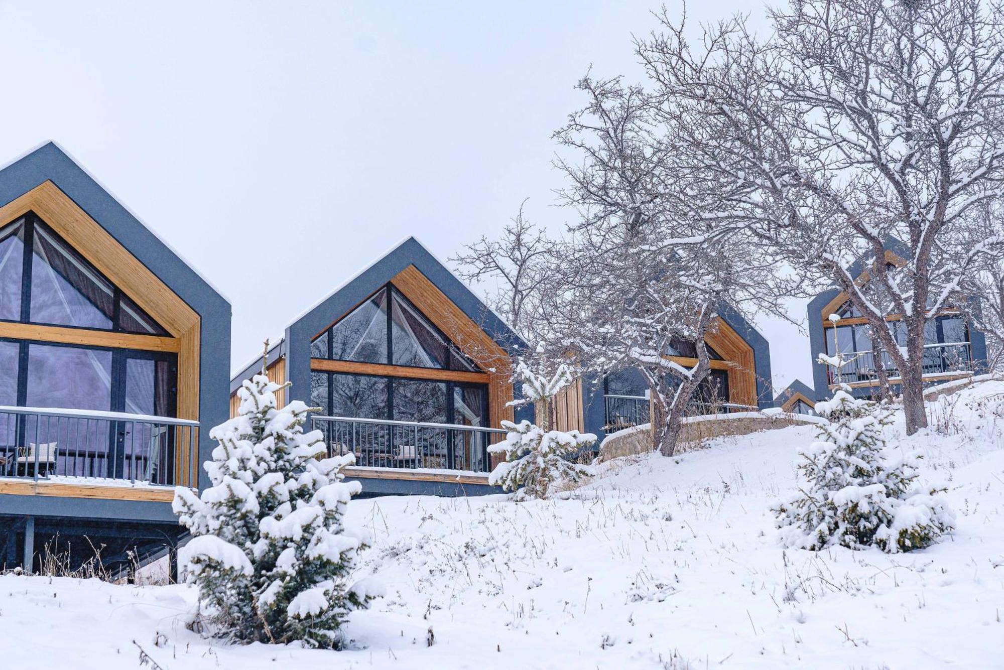 Qazaq Auyl Eco Hotel Almaty Eksteriør bilde