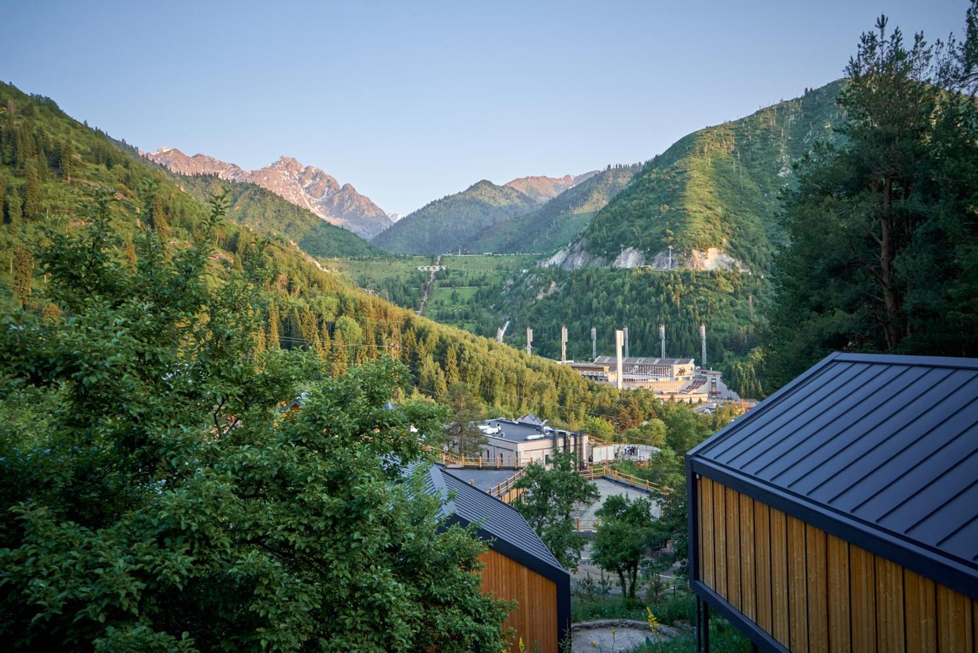 Qazaq Auyl Eco Hotel Almaty Eksteriør bilde