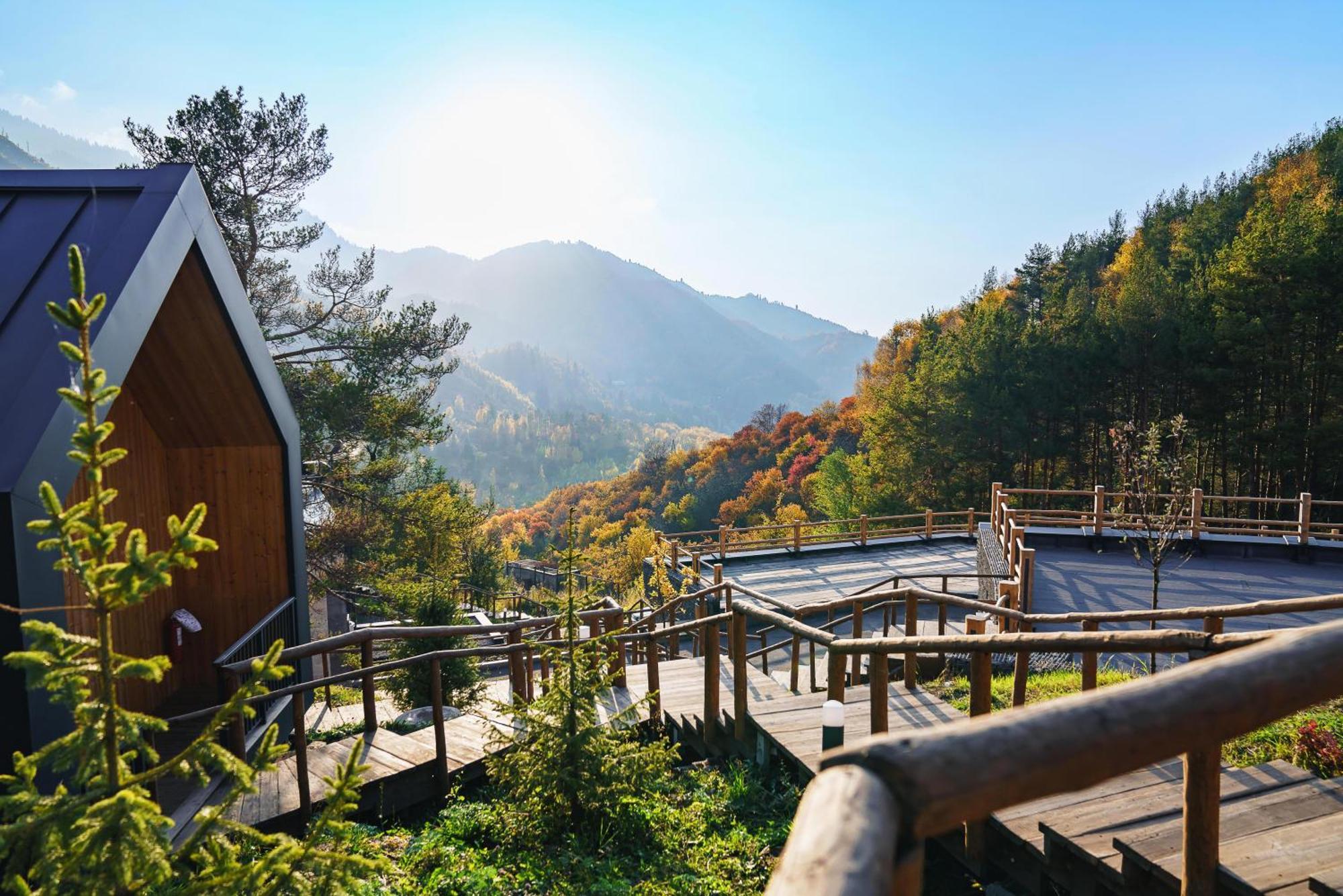 Qazaq Auyl Eco Hotel Almaty Eksteriør bilde